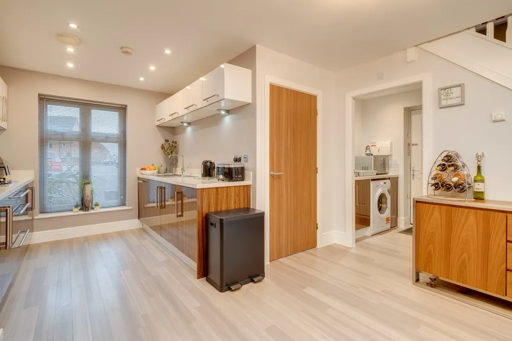 Spinners Avenue, Scholes BD19 6AS, photo 23