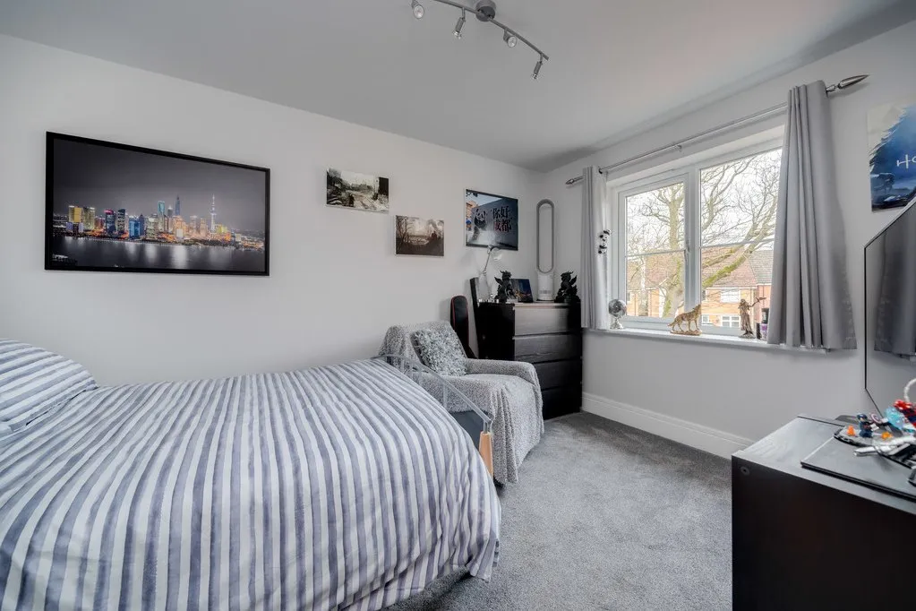 Spinners Avenue, Scholes BD19 6AS, photo 14