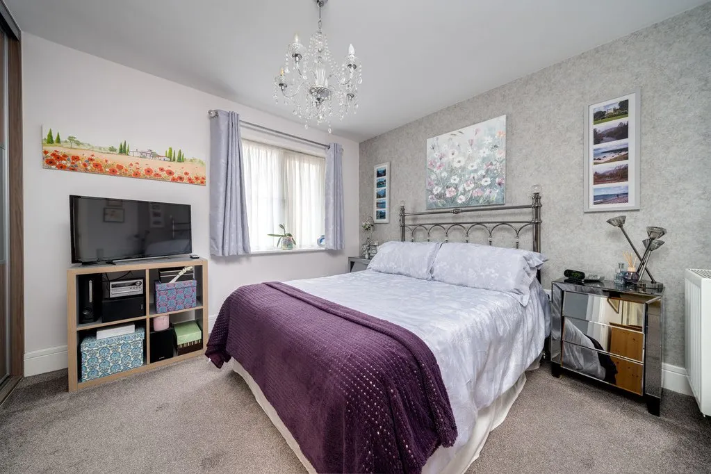 Spinners Avenue, Scholes BD19 6AS, photo 12
