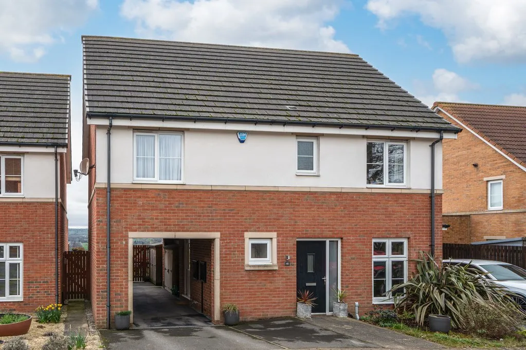 Spinners Avenue, Scholes BD19 6AS, photo 4