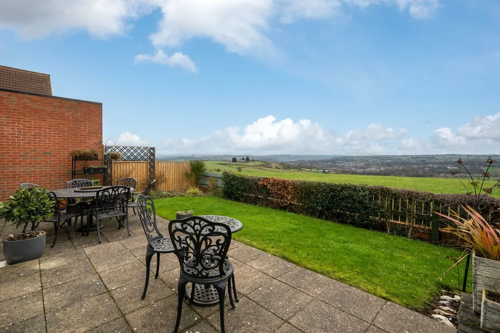 Spinners Avenue, Scholes BD19 6AS, photo 16