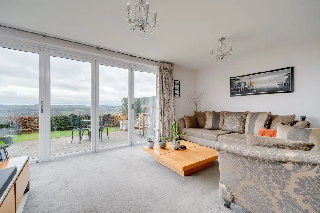 Spinners Avenue, Scholes BD19 6AS, photo 20