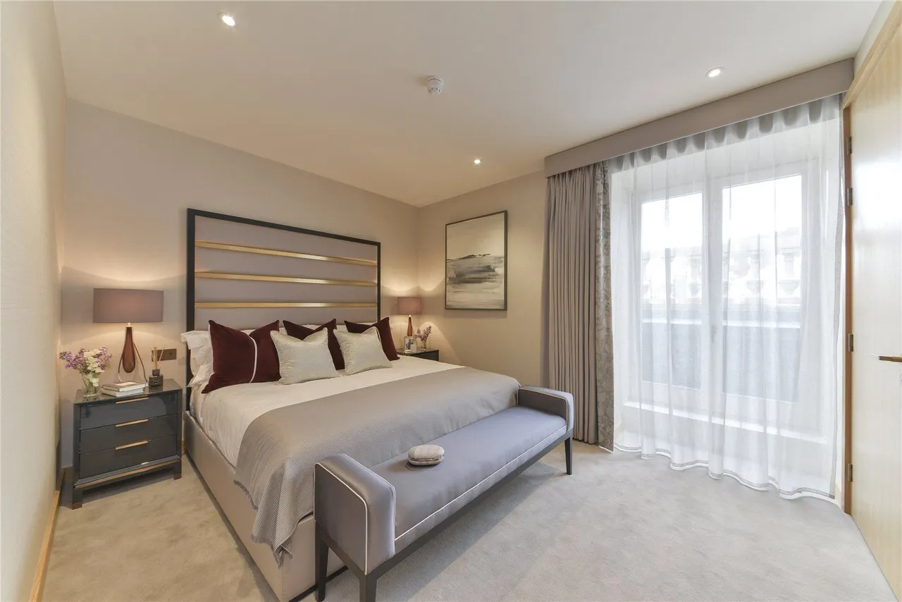 One Kensington Gardens, Kensington Road, Kensington, London, W8 5NX, photo 2