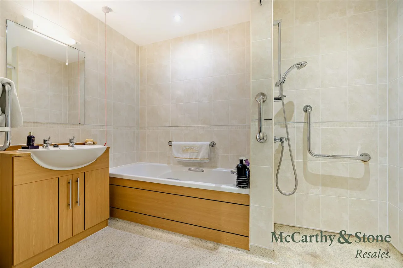 North Road, Ponteland, NE20, photo 8