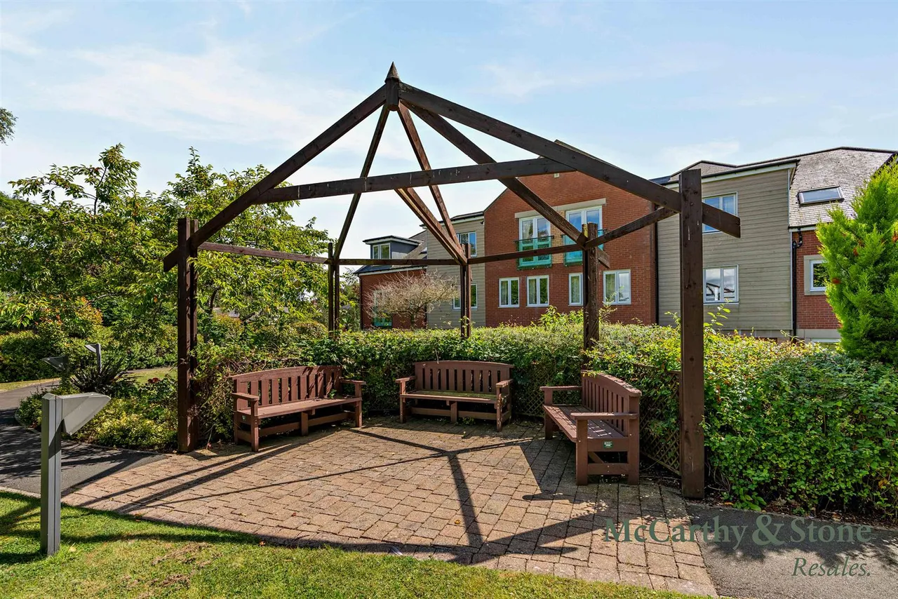 North Road, Ponteland, NE20, photo 31