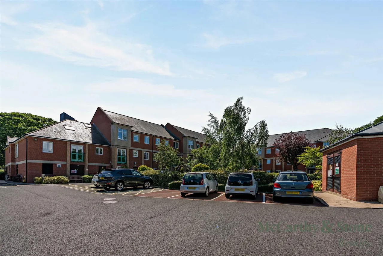 North Road, Ponteland, NE20, photo 32