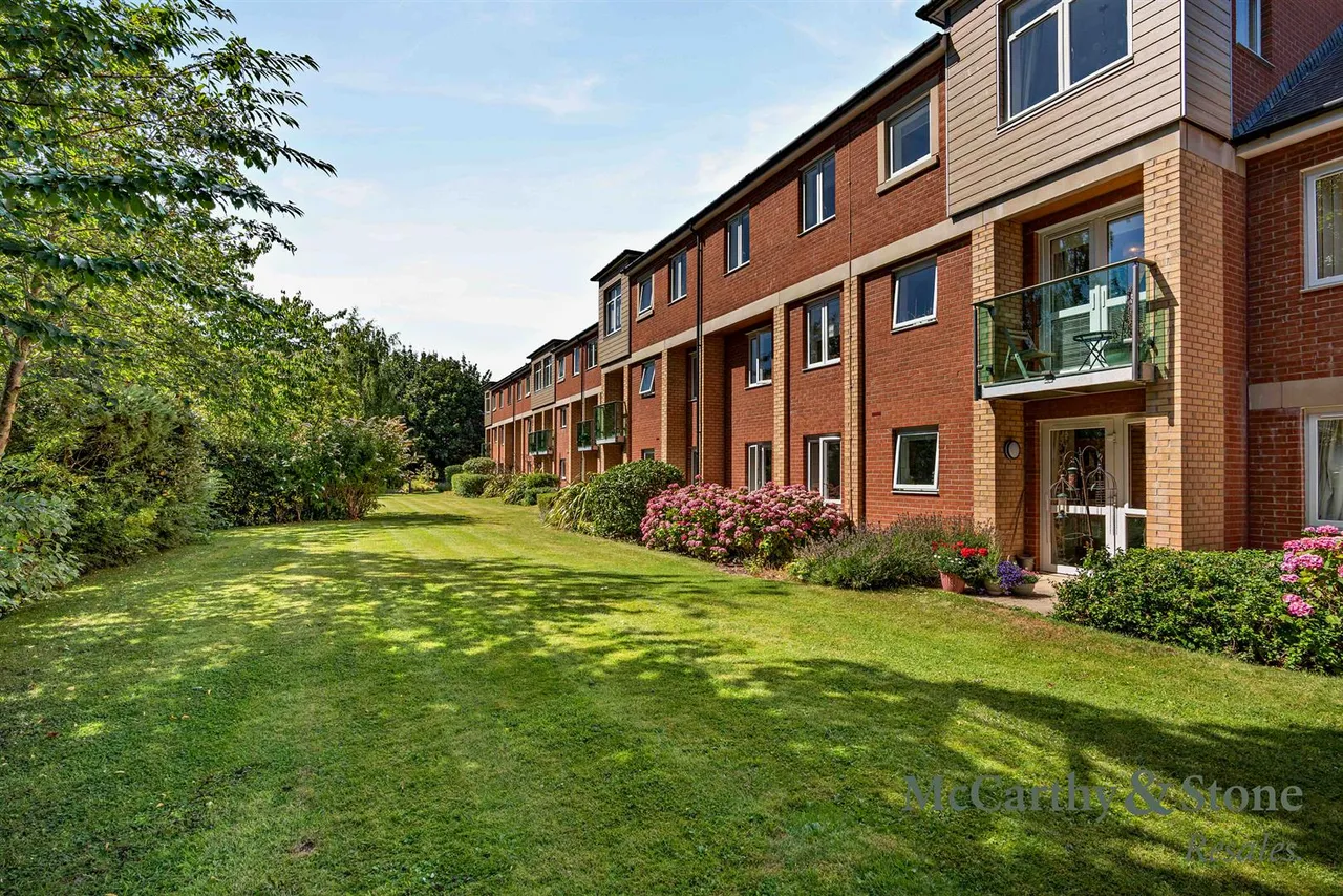 2 bed flat for sale, North Road, Ponteland, NE20