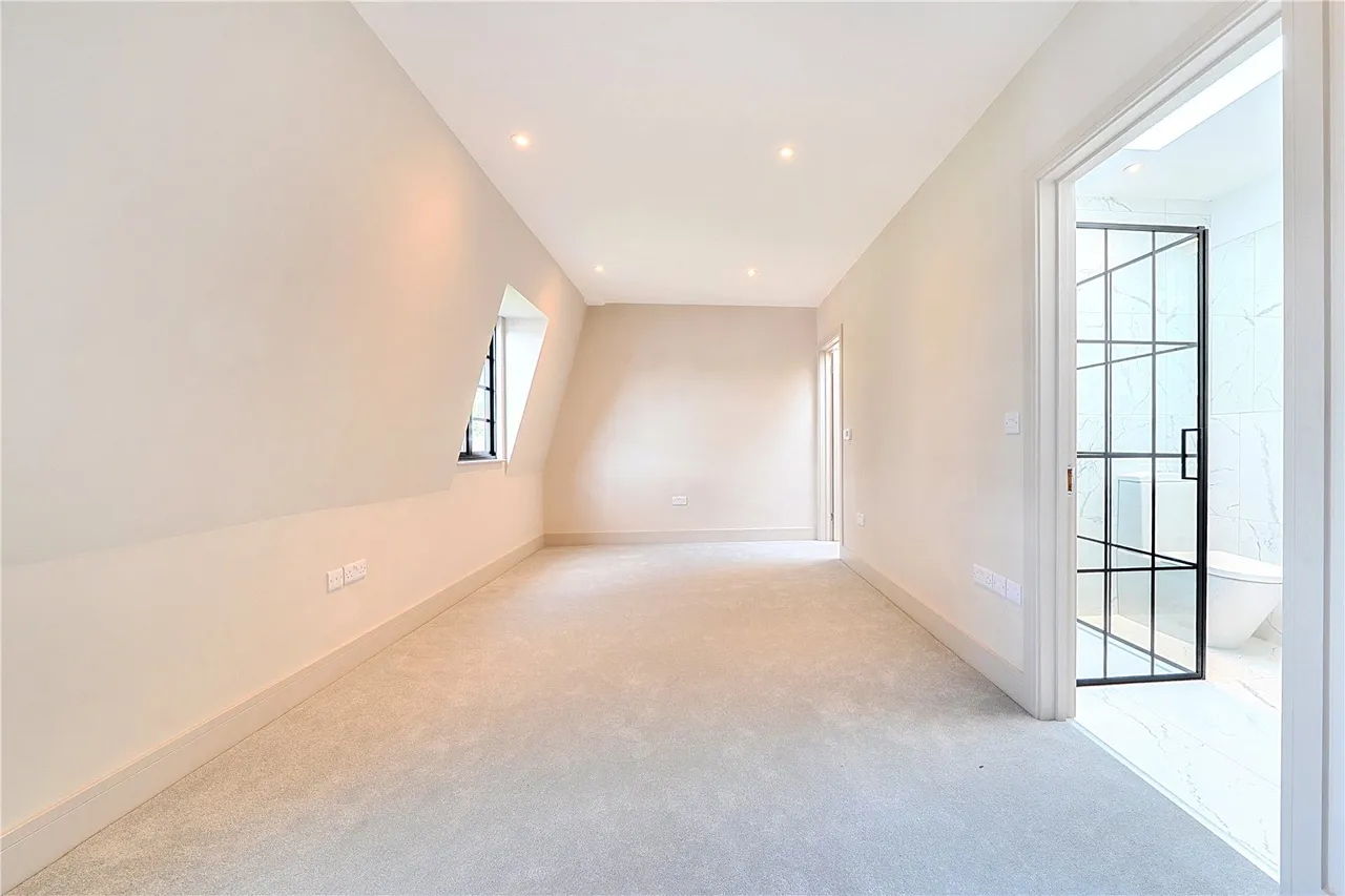 Graham Avenue, London, W13, photo 11