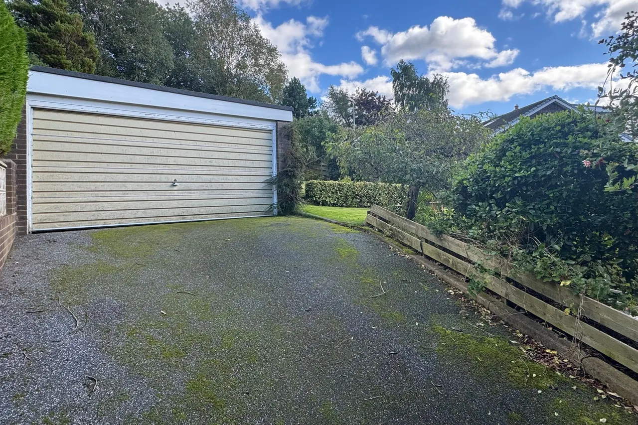 Haywards Close, Glossop, photo 38