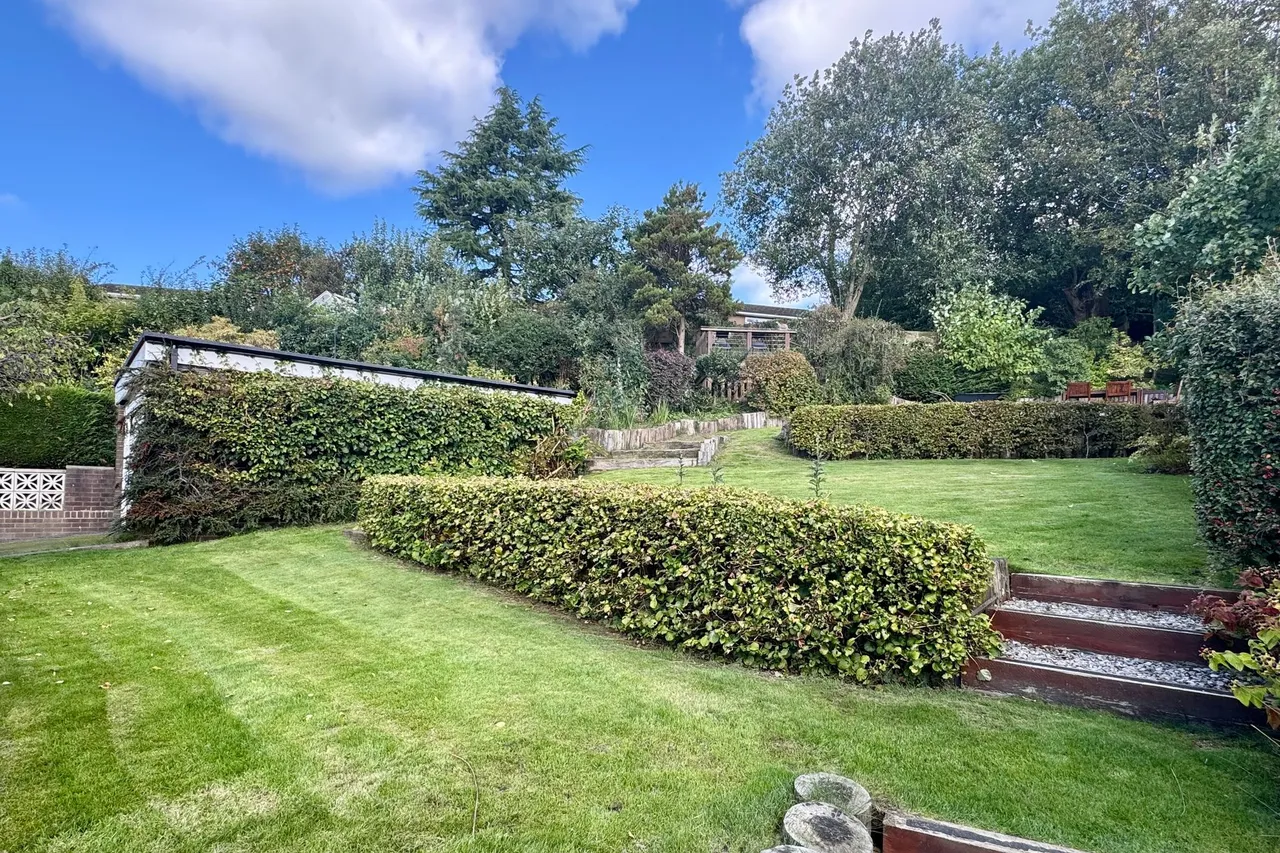 Haywards Close, Glossop, photo 32