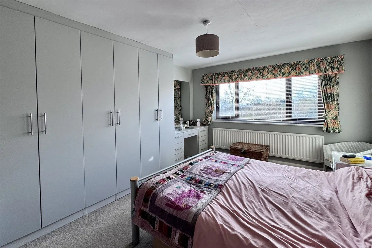 Haywards Close, Glossop, photo 18