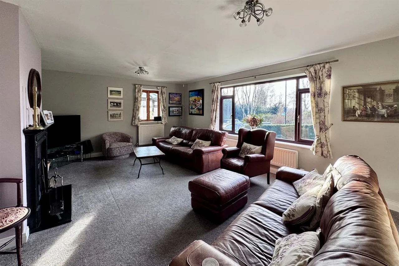 Haywards Close, Glossop, photo 8