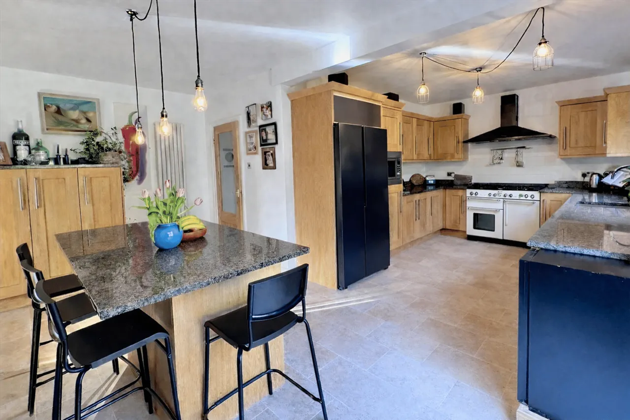 Haywards Close, Glossop, photo 6