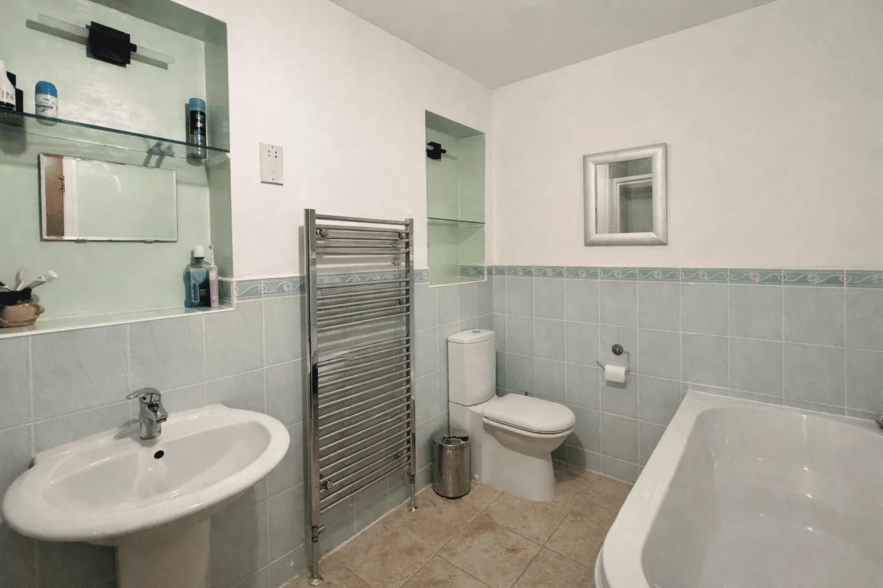 Haywards Close, Glossop, photo 24