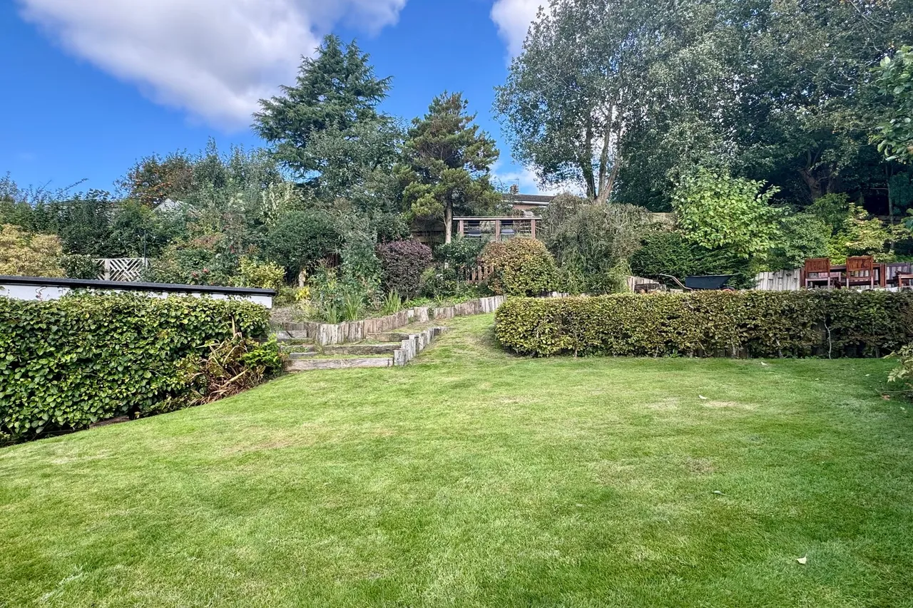 Haywards Close, Glossop, photo 31