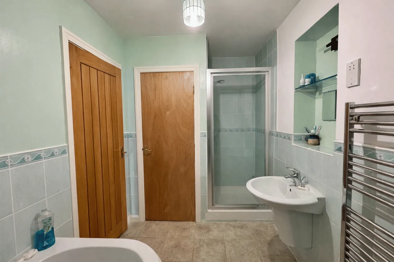 Haywards Close, Glossop, photo 25