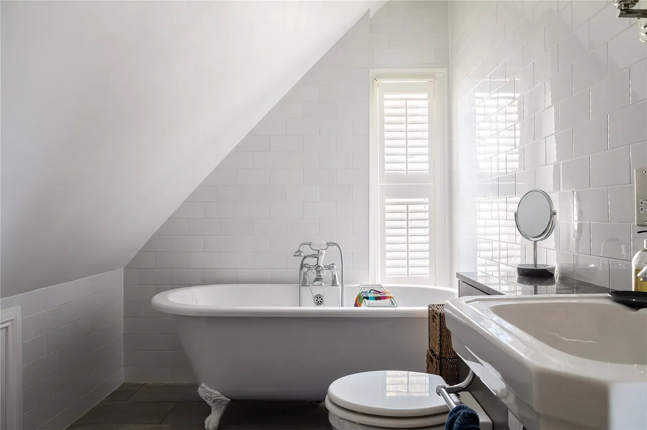 Sutherland Grove, London, SW18, photo 12