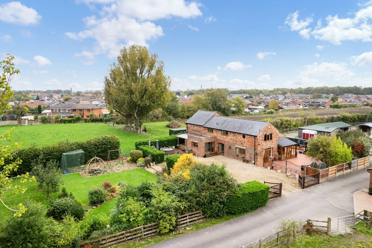 5 bed house for sale — Hand Lane, Leigh, WN7 3RU