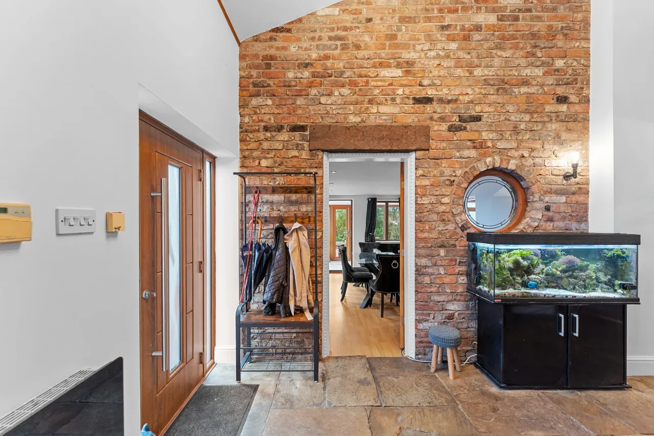 Hand Lane, Leigh, WN7 3RU, photo 6