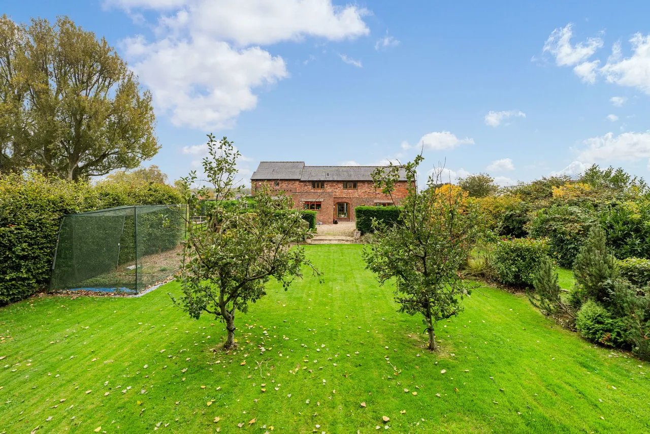 Hand Lane, Leigh, WN7 3RU, photo 3