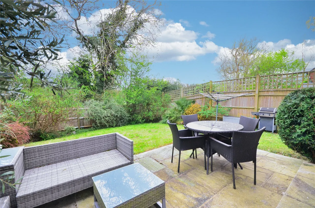 Rockdene Close, East Grinstead, RH19, photo 2