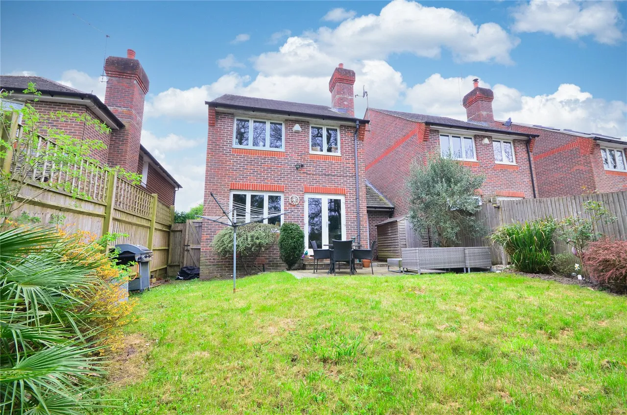 Rockdene Close, East Grinstead, RH19, photo 18