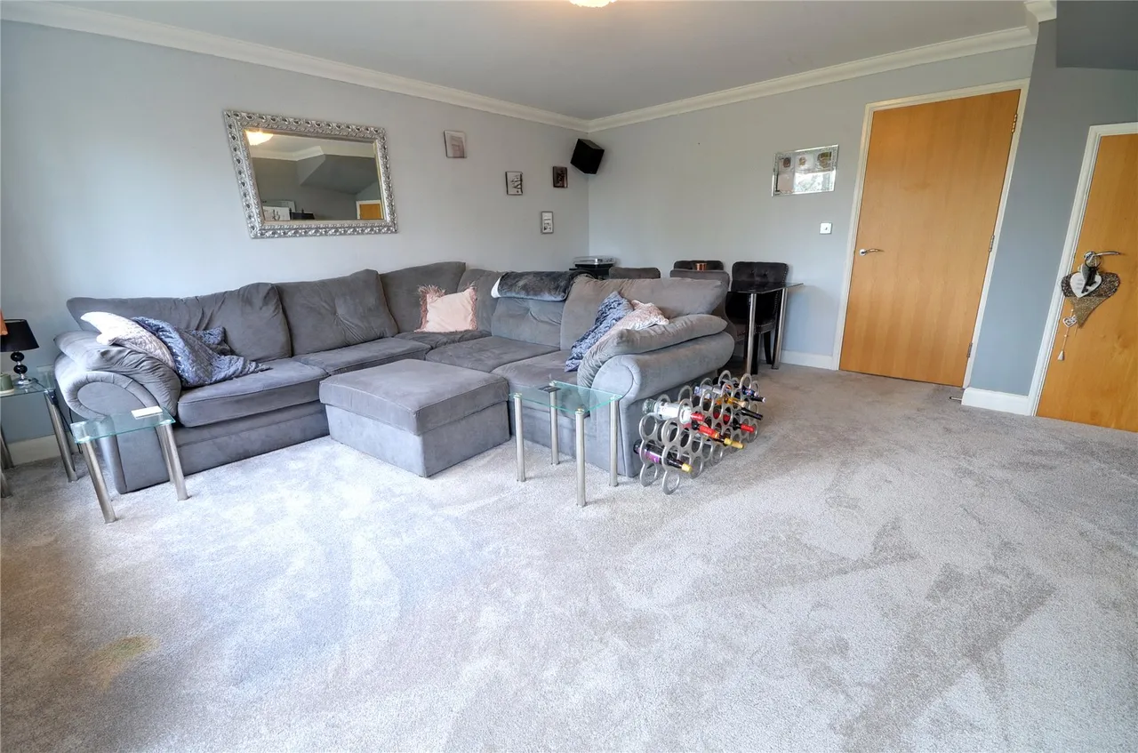 Rockdene Close, East Grinstead, RH19, photo 4