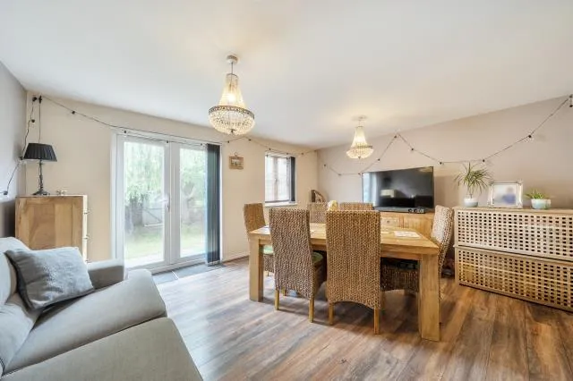 Otter Row, Swindon, SN3, photo 4