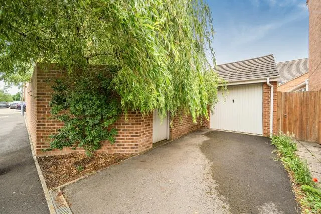 Otter Row, Swindon, SN3, photo 19