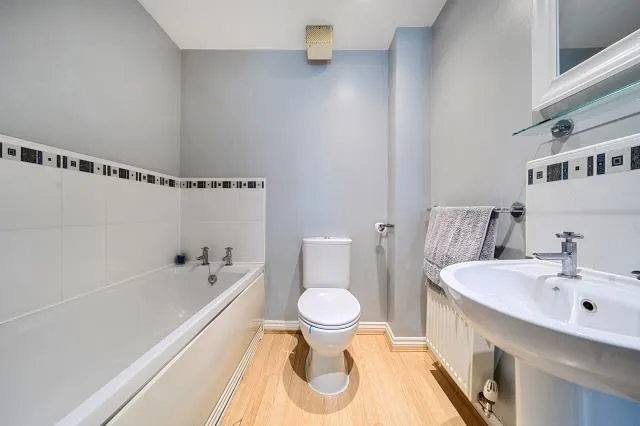 Otter Row, Swindon, SN3, photo 16