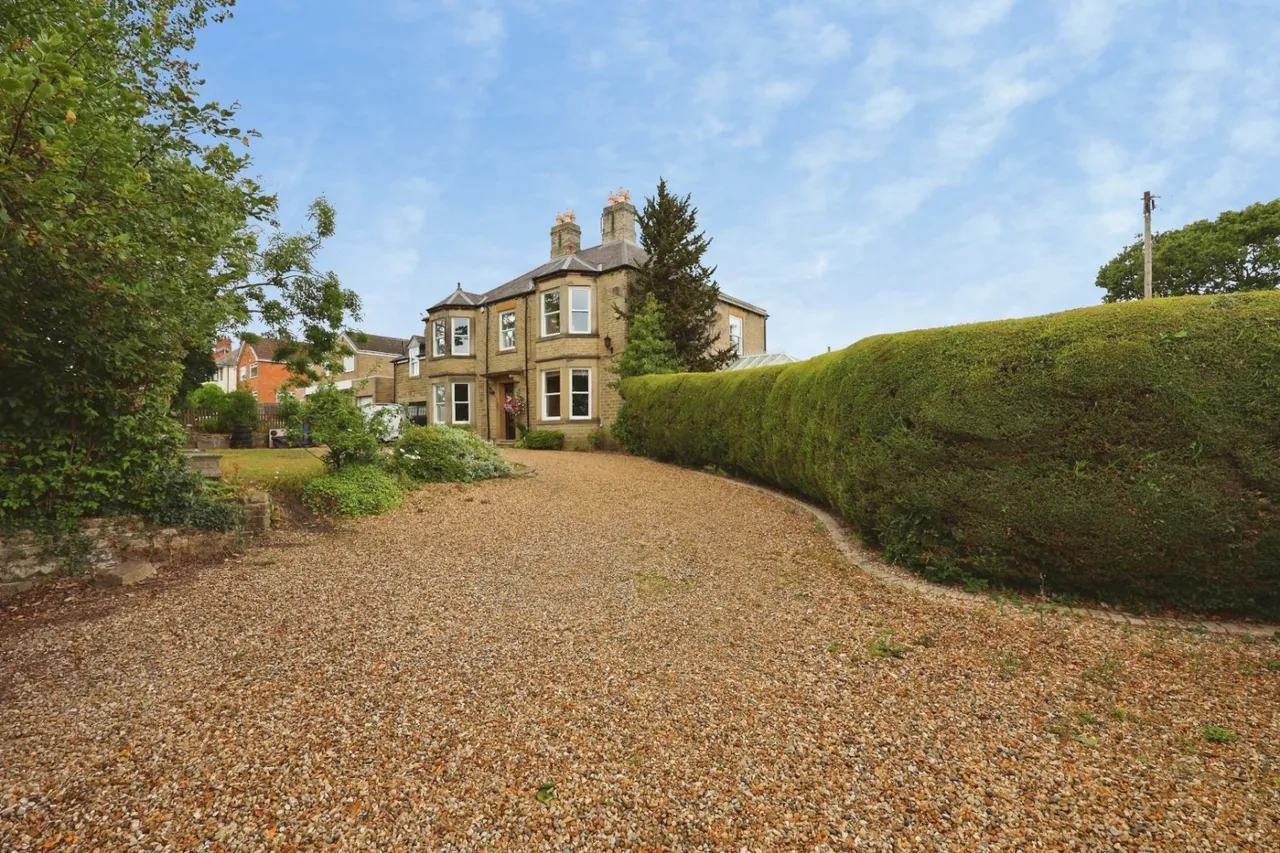 5 bed house for sale — High West Road, Crook