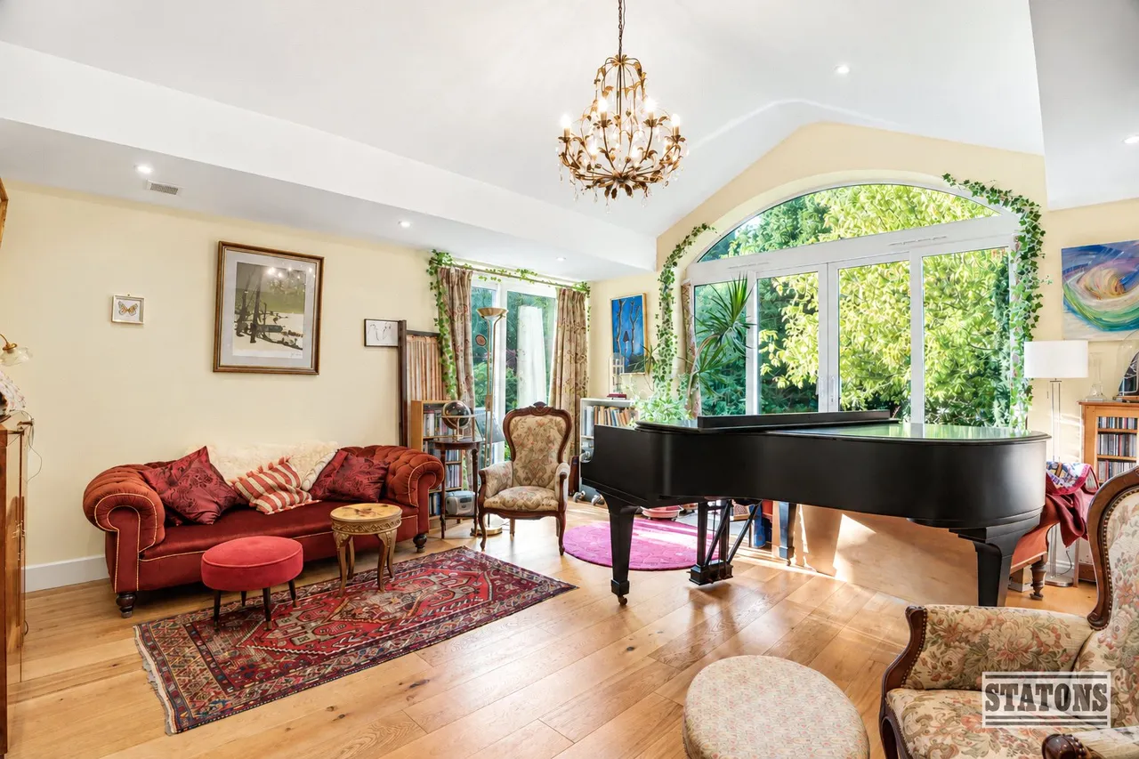 Finchley Park, London, N12 9JL, photo 3