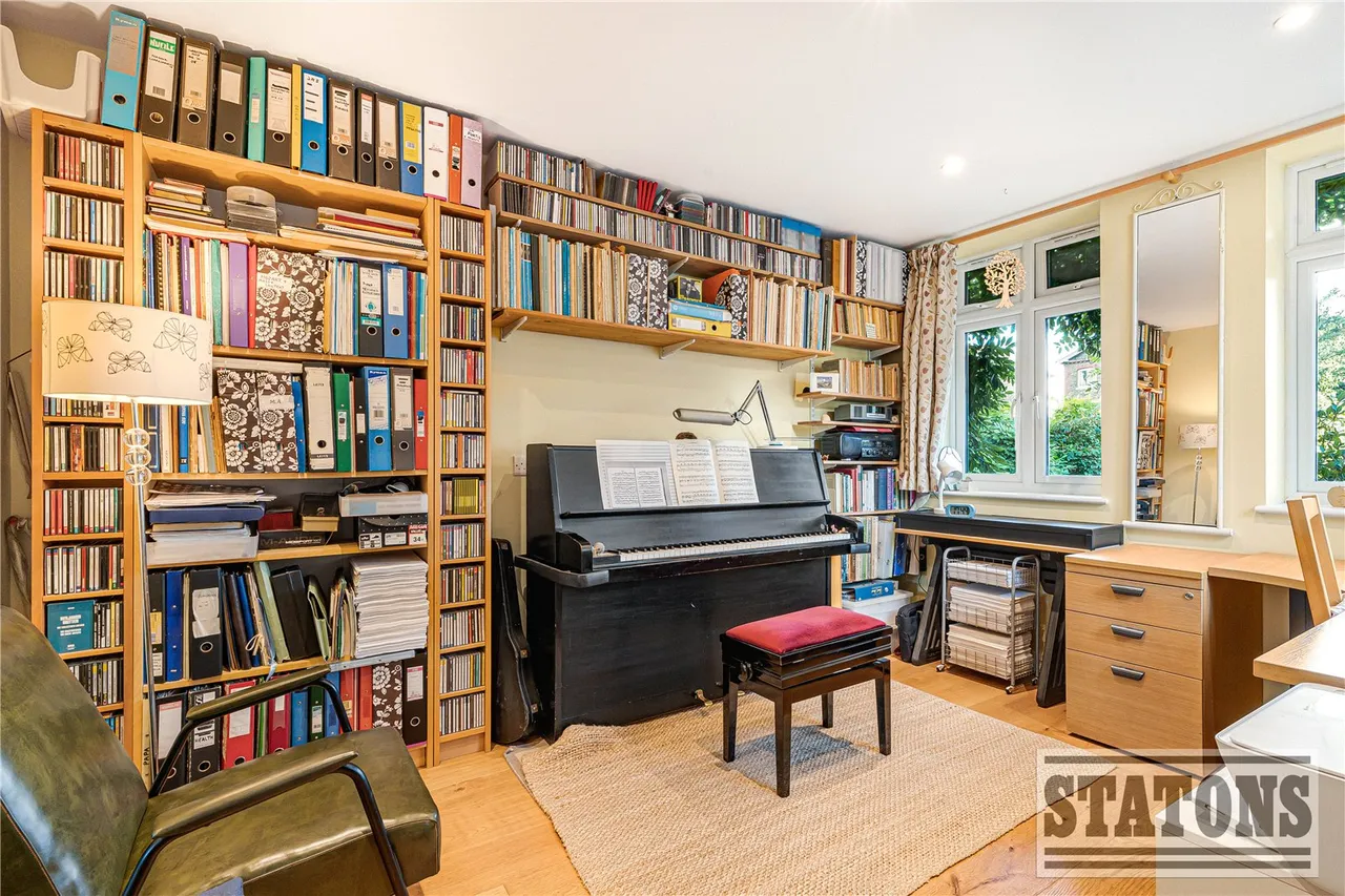Finchley Park, London, N12 9JL, photo 6