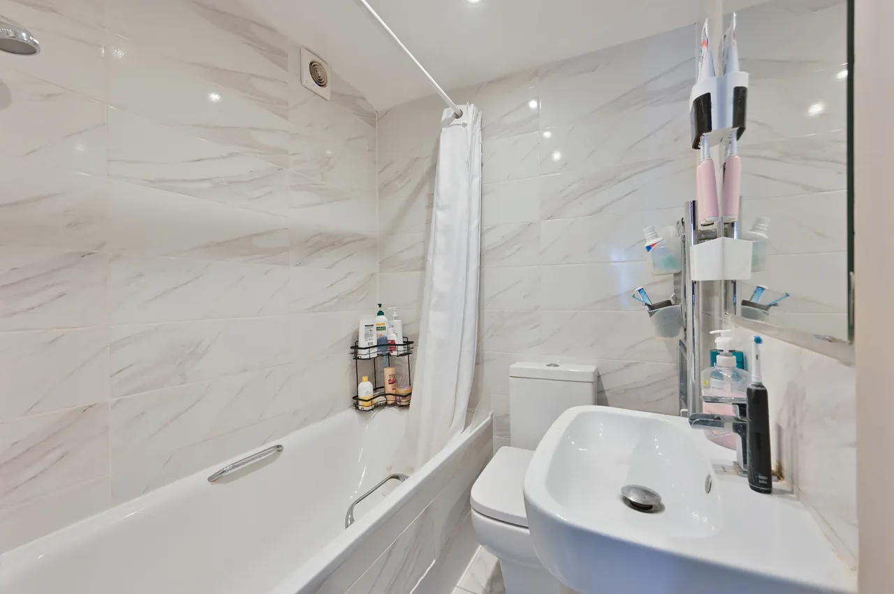 180 Chester Road, Watford, photo 10