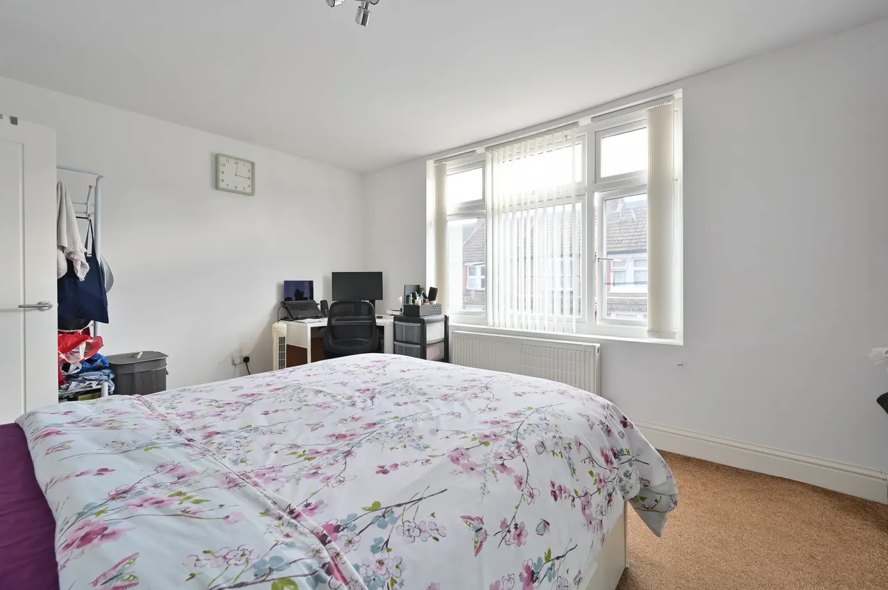 180 Chester Road, Watford, photo 9