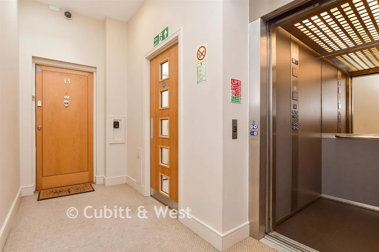 Langley Park Road, Sutton, SM2, photo 2