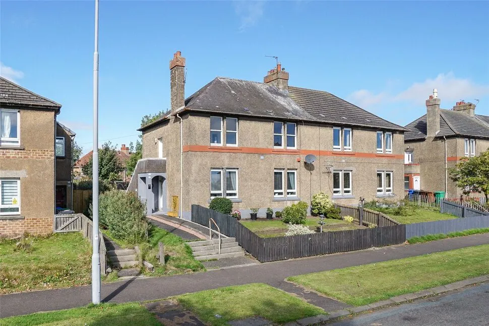 2 bed flat for sale, Den Walk, Methil, KY8