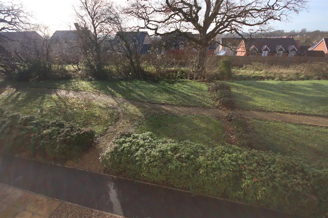 Milbourne Way, Chippenham, photo 18