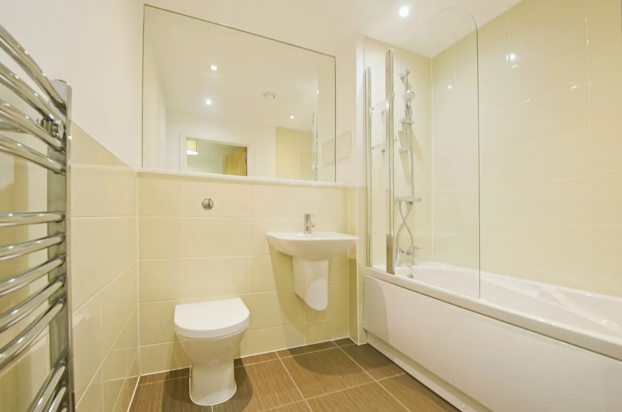 Douglas House, Ferry Court, Cardiff, CF11, photo 4