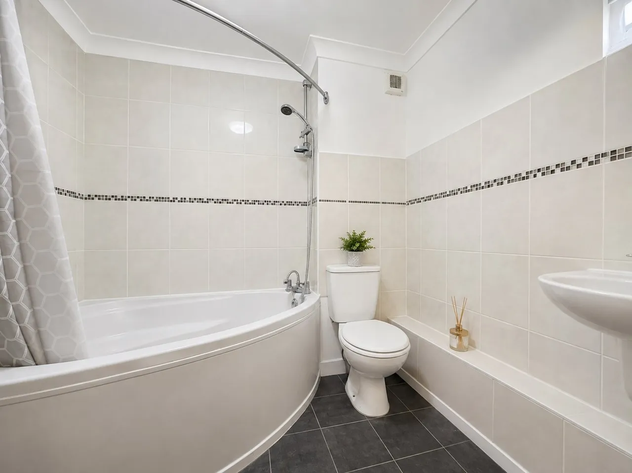 Mounts Road, Greenhithe, DA9, photo 4