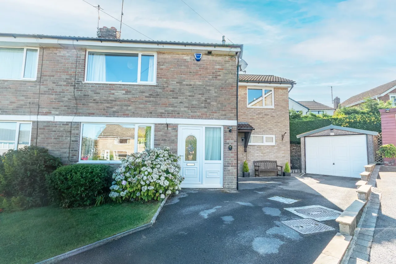 4 bed house for sale, Manor Gardens, Cullingworth, BD13