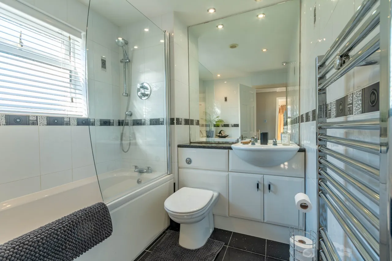 Manor Gardens, Cullingworth, BD13, photo 14