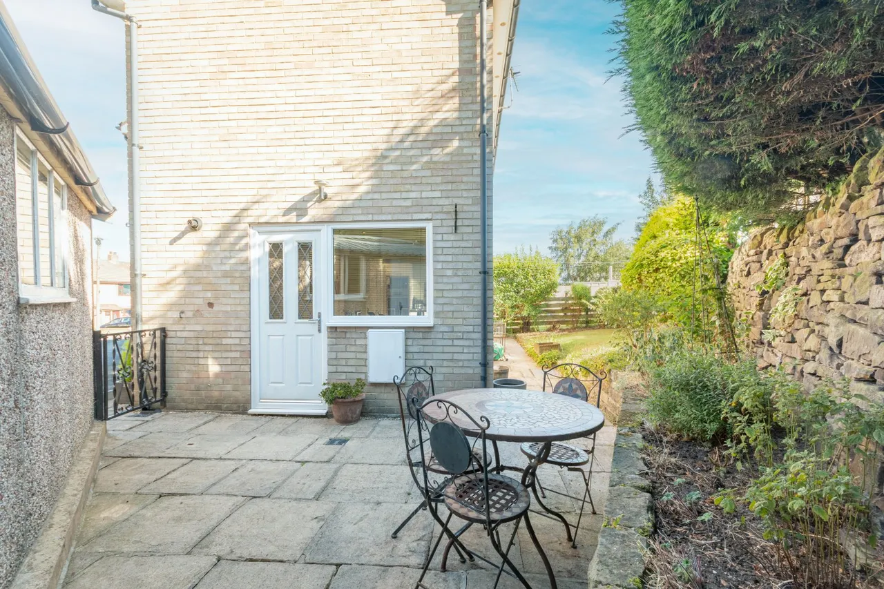 Manor Gardens, Cullingworth, BD13, photo 17