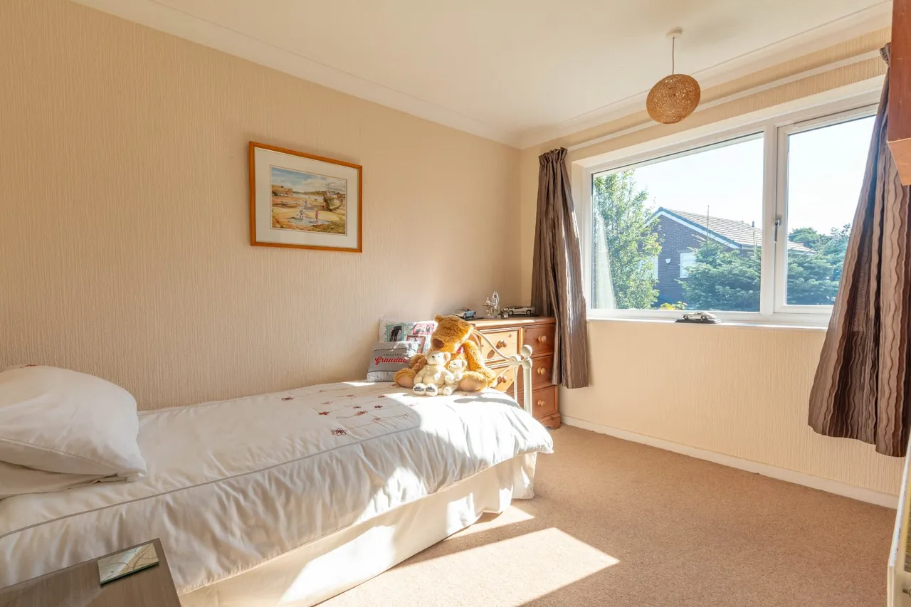 Manor Gardens, Cullingworth, BD13, photo 13