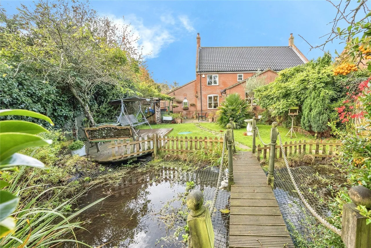 3 bed house for sale — Groomesmere Court, Market Street, Tunstead, Norwich, NR12