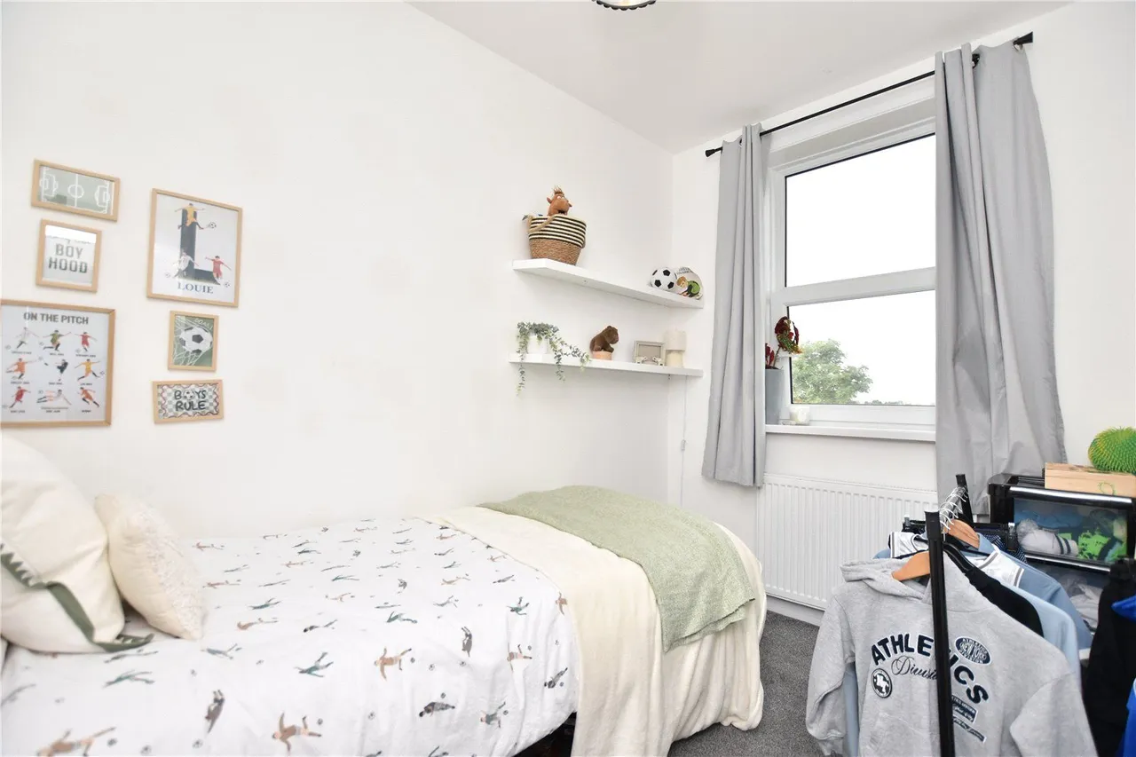 Bradford Road, Birkenshaw, BD11, photo 7
