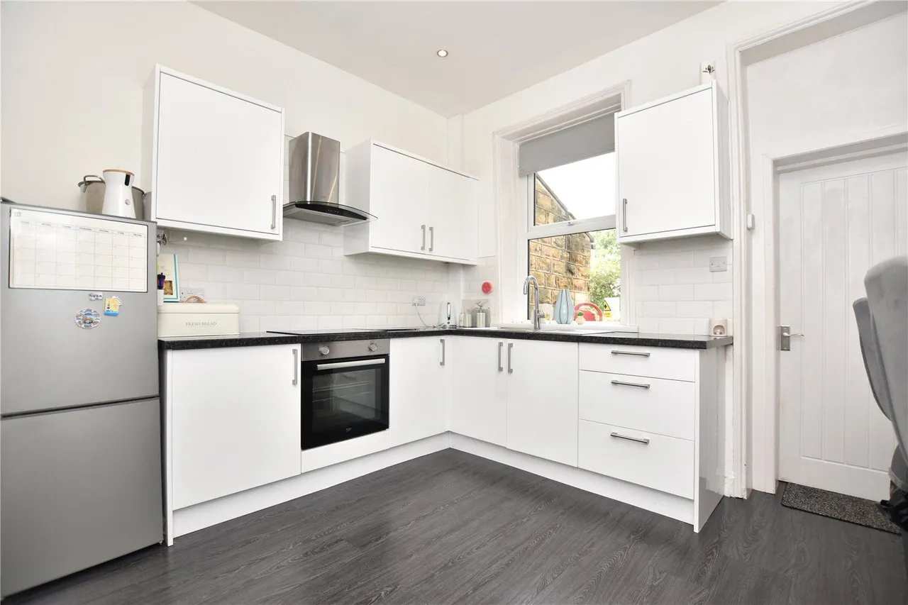 Bradford Road, Birkenshaw, BD11, photo 4