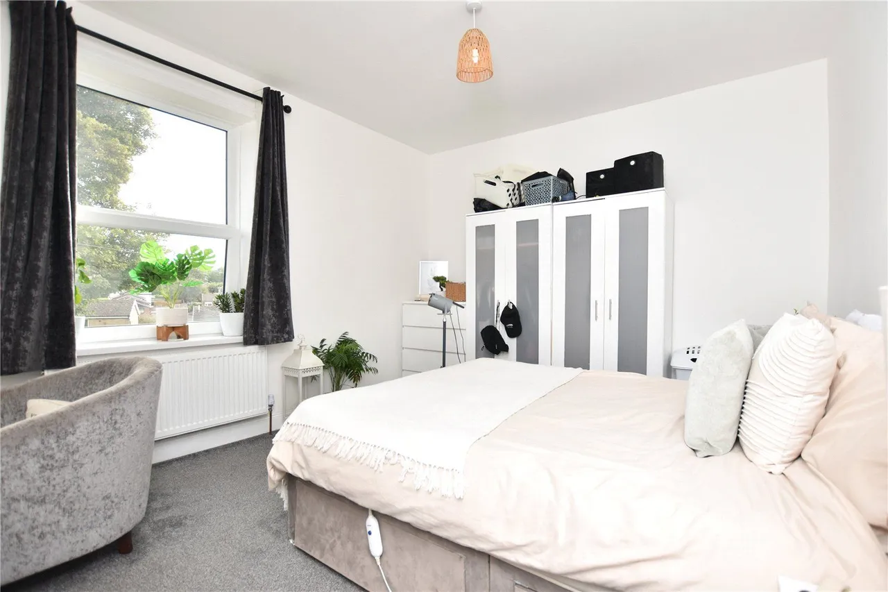 Bradford Road, Birkenshaw, BD11, photo 5