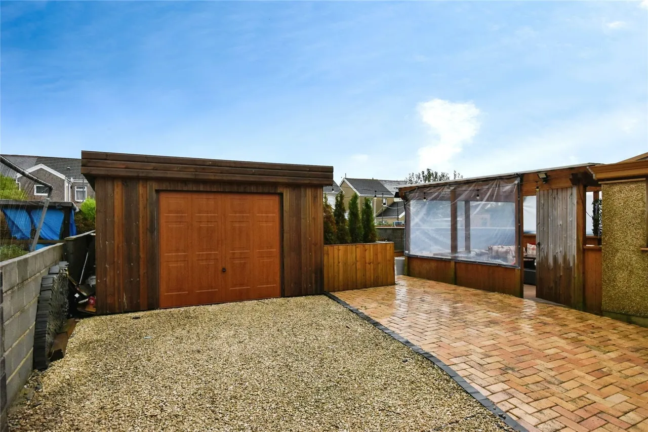 Dan Yr Allt, Llanelli, SA14, photo 25
