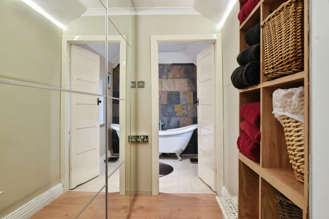 Dan Yr Allt, Llanelli, SA14, photo 13